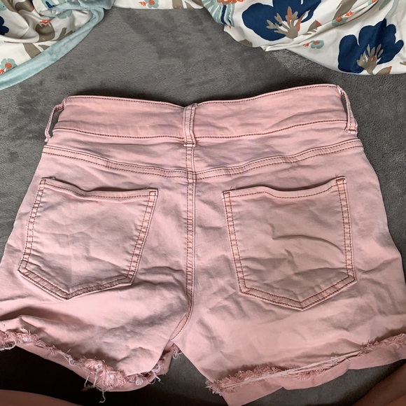 So low rise shorts - Picture 2 of 3